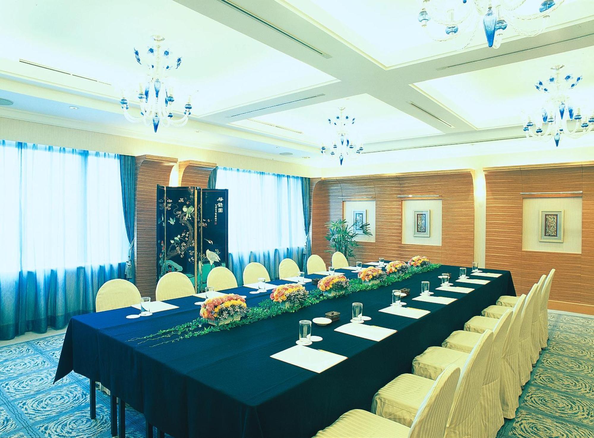 Okura Garden Hotel Шанхай Экстерьер фото
