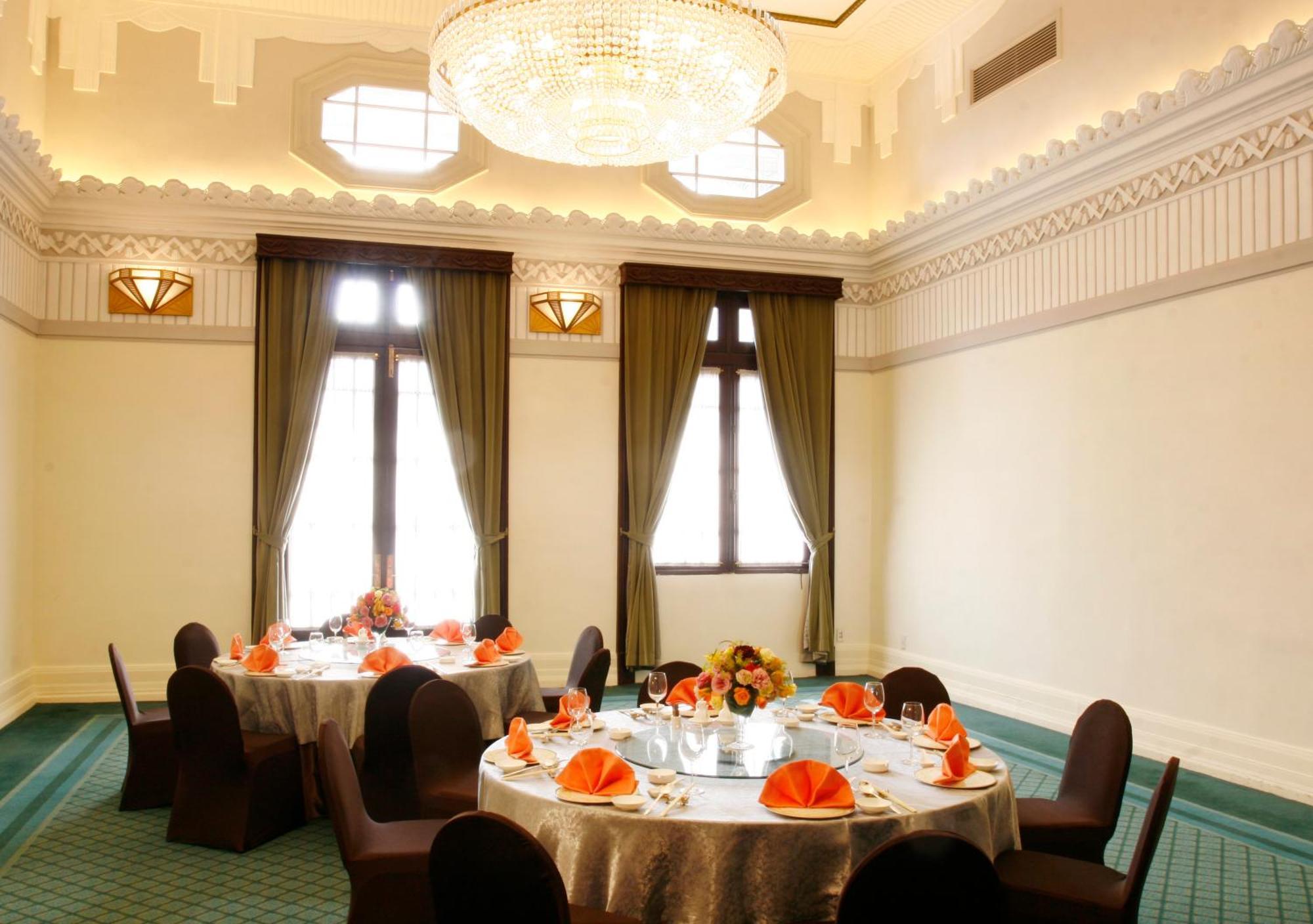 Okura Garden Hotel Шанхай Экстерьер фото